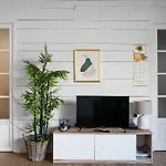 Lägenhet Le Celestin - 2 Avec Jardin En Centre