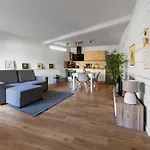 Lägenhet Le Celestin - 2 Avec Jardin En Centre